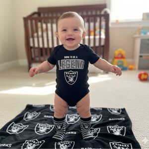 NFL - OUTER STUFF - Las Vegas Raiders ~ Onesie - 18 months - NWT
